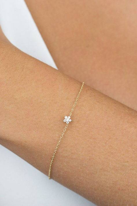 Bracelet Diamond Simple, Delicate Bracelet Gold Simple, Dainty Bracelets Gold, Gold Leaf Jewelry, Aesthetic Bracelet, Meta Ads, Bracelet Aesthetic, Delicate Gold Bracelet, Jewelry Necklace Simple