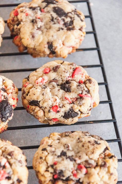 Peppermint Oreo Chocolate Chip Cookies | Made It. Ate It. Loved It. Oreo Holiday Cookies, Christmas Cookies With Oreos, Oreo Peppermint Crunch Cookies, Oreo Peppermint Cookies, Peppermint Oreo Cookies, Peppermint Chip Recipes, Christmas Cookies Oreo, Peppermint Chip Cookies, Oreo Christmas Cookies