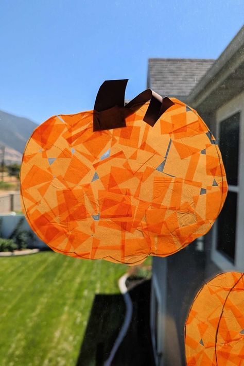 Pumpkin Art Preschool Ideas, Pumpkin Suncatcher Craft, Pumpkin Art Preschool, Fall Suncatchers, Pumpkin Crafts For Kids, Pumpkin Suncatcher, Pokemon Pumpkin, Pumpkin Outline, Lantern Craft