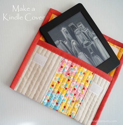 Make a Kindle Cover Fabric Ipad Cover, Kindle Pouch Sewing Pattern, Diy Kindle Cover, Kindle Covers Diy Free Pattern, Kindle Pouch Diy Free Pattern, Kindle Case Sewing Pattern, Kindle Cover Sewing Pattern, Quilted Book Sleeve, Sew Wardrobe