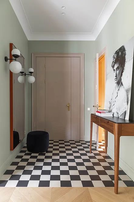 HOME | AGNES RUDZITE Vintage Decor Ideas, Hallway Design, Decor 2024, Modern Vintage Decor, Interior Design Inspiration, 인테리어 디자인, Home Decor Inspiration, Colorful Interiors, Modern Vintage