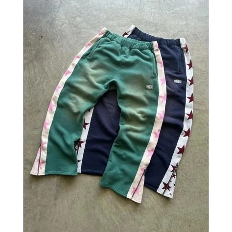 Streetwear side star pattern design stripe splicing oversized elastic waisted pants men y2k American Sweatpants Aesthetic, Aesthetic Letter, Awesome Shirt Designs, Streetwear Sweatpants, Star Clothing, Hype Clothing, Street Fashion Men Streetwear, Guys Clothing Styles, High Street Fashion