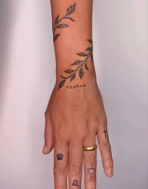 Elephants Tattoo, Tato Lengan Bawah, Arm Wrap Tattoo, Wrap Around Wrist Tattoos, 2023 Tattoo, Around Arm Tattoo, Wrap Around Tattoo, Tato Jari, Wrap Tattoo