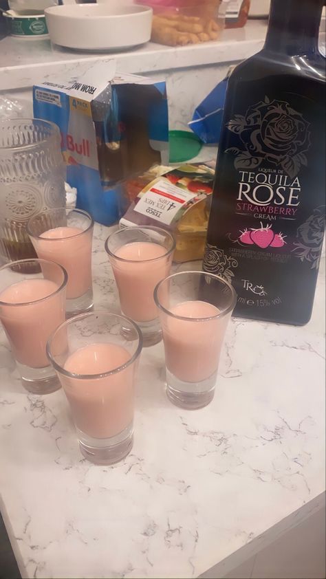 Tequila Rose Drinks, Rose Drinks, Tequila Rose, Yummy Alcoholic Drinks, Alcohol Drink Recipes, Bff Pictures, Money And Happiness, Food Snapchat, Strawberries And Cream