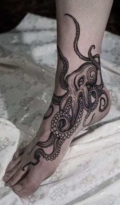 Octopus Tattoo Sleeve, Kraken Tattoo, Octopus Tattoo Design, Tattoo Dotwork, Octopus Tattoos, Polynesian Tattoos, Octopus Tattoo, Geometric Tattoos, Japanese Sleeve