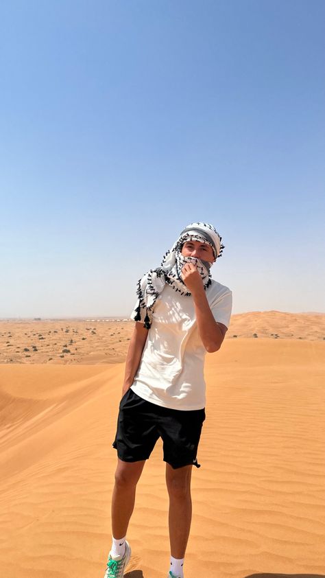 Mens Egypt Outfit, Dubai Fits Men, Dubai Men Aesthetic, Desert Safari Poses, Desert Outfit Ideas Dubai Men, Arab Outfit Men, Desert Men Outfit, Desert Pics Ideas, Desert Safari Photo Ideas