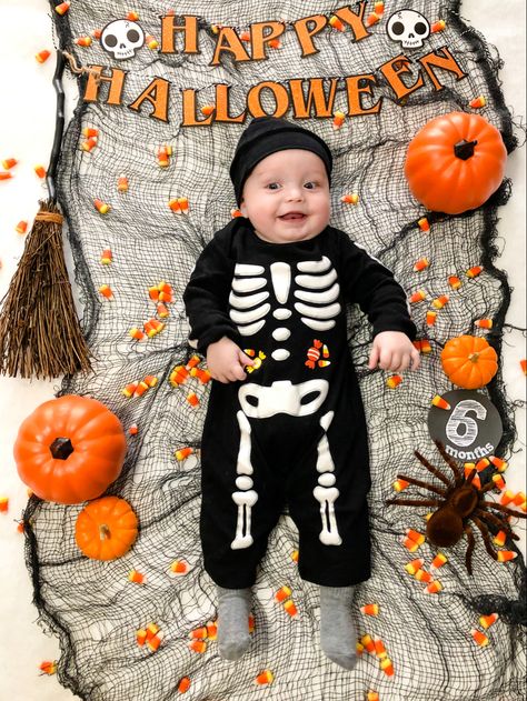 My First Halloween Picture Ideas, 3month Halloween Photoshoot, First Halloween Photoshoot Ideas, Halloween With A Newborn, 5 Month Halloween Photoshoot, 5 Month Old Halloween Photoshoot, 2 Month Halloween Photoshoot, Diy Baby Pumpkin Photoshoot, Half Birthday Halloween Theme