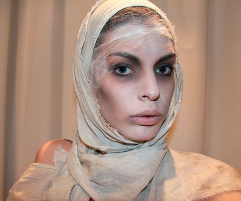 Halloween Costume Ideas 2013 Mummy Costume Makeup, Mummy Make Up, Mummy Cleopatra, Egyptian Mummy Costume, Miley Cyrus Halloween Costume, Mummy Halloween Makeup, Mummy Makeup, Halloween Constumes, Mummy Halloween Costume