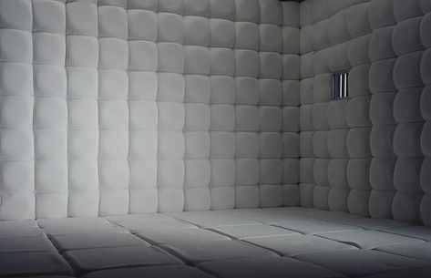 The padded cell in the Museum of Mental Health in Wakefield looks strangely alluring... Anime Hospital, Mental Asylum, Mental Institution, Episode Interactive Backgrounds, Insane Asylum, Padded Wall, Episode Backgrounds, New York School, Hospital Room