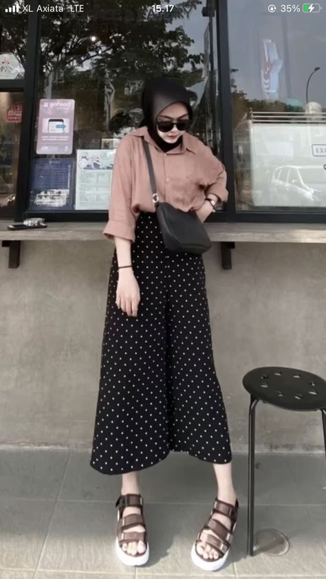 Outfit Rok Polkadot, Rok Polkadot Outfit, Ootd Rok Polka, Rok Polkadot Hijab, Ootd Rok Polkadot, Ootd Rok Skirt, Ootd Rok Polkadot Hijab, Rok Polkadot, Ootd Kemeja Hijab