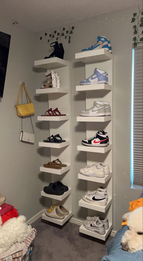 Shoe Collection Room Ideas, Bedroom Ideas Shoe Wall, Shoe Wall Bedroom, Shoe Wall In Bedroom Rack, Floating Shoe Shelves Bedroom, Floating Shelves Shoes, Stud Bedroom Ideas, Bedroom Shoe Display, Small Hypebeast Room Ideas