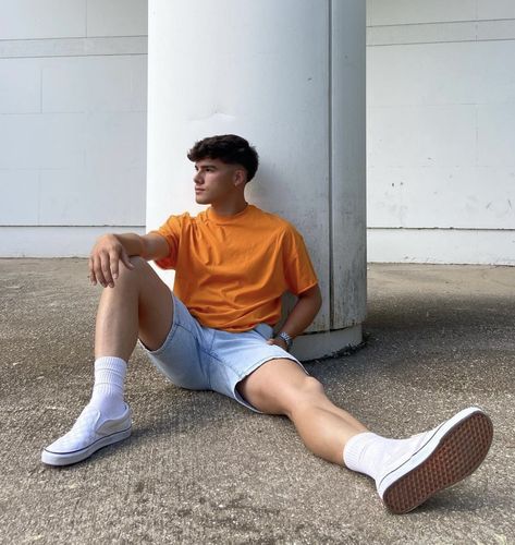 Men’s Fashion Inspiration White Vans Outfit Mens, White Vans Outfit, Vans Outfit, White Vans, Mens Spring, White Sock, Canvas Sneakers, A Good Man, Fashion Inspiration