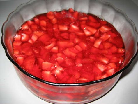 jello with fresh strawberries, pineapple and bananas. Jello Fruit Salad Recipes, Jello Fruit Salad, Jello Fruit, Jello Fruit Salads, Recipes With Fruit Cocktail, Pineapple Jello, Jello With Fruit, Jello Flavors, Orange Jello