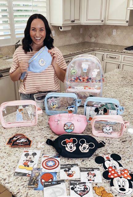 Disney Trip Accessories, Disney Diy Outfits Ideas, Diy Disney Accessories, Stony Clover Disney, Disney Bags Diy, Stoney Clover Diy, Diy Stoney Clover Bag, Disney World Crafts, Diy Disney Backpack