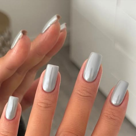 Charlotte Herberts on Instagram: "Grey Chrome 🩶🪩🩶  @glossifyofficial  @lucypastorellitools_  @homeofnailart  @nails_luxeofficial" Gray Nails Crome, Gray White Chrome Nails, Pearl Grey Nails, Silver Crome Nails Design Square, Grey Crome Nails, Gray Nails With Chrome, Grey Blue Chrome Nails, Grey Nails Chrome, Grey Chrome Nails Designs