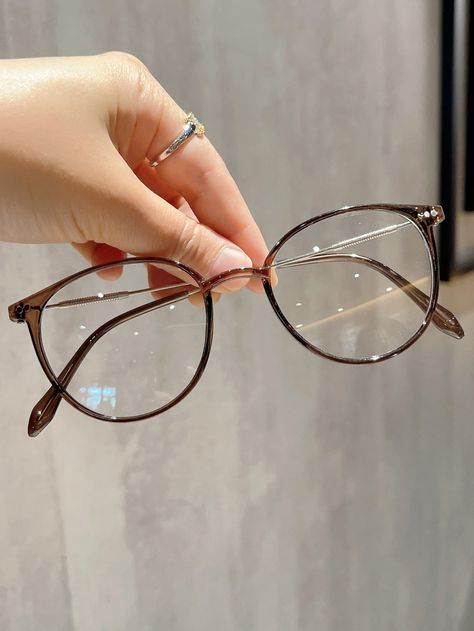 Clear Glasses Frames Women, Cute Glasses Frames, Classy Glasses, Glasses Frames Trendy, Glasses Inspiration, Fancy Glasses, Chic Glasses, Clear Glasses Frames, Glasses Trends