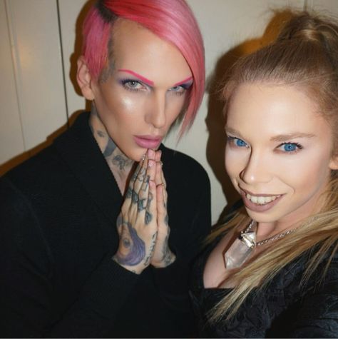 Had so much fun today with this girl Jeffree Star and Grav3yard Girl Grav3yard Girl, Jeffree Star, Septum Ring, Nose Ring, Stars, Makeup, Make Up