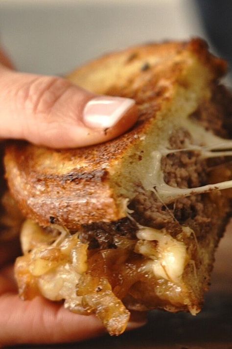 Nicole Mclaughlin, Patty Melt Recipe, Best Sandwich Recipes, Melt Recipe, Patty Melt, Grilled Onions, Hamburger Recipes, Hamburger Patties, Soup And Sandwich