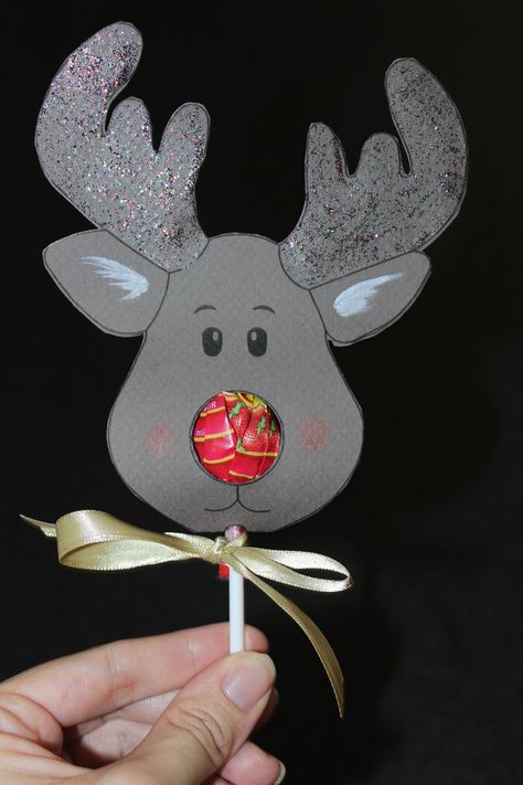 FREE PDF template Reindeer Lollipop (2)                                                                                                                                                                                 More Reindeer Lollipop, Lollipop Craft, Ren Geyiği, Snail Craft, Thanksgiving Activity, Halloween Foods, Halloween Pink, Animal Shoes, Turkey Craft