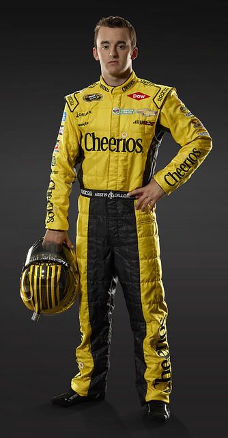 Have fun with NASCAR drivers Halloween costumes for kids and adults. Show your love of NASCAR, racing and race car drivers in one of these NASCAR costumes. Race Car Driver Halloween Costume, Nascar Costume, Chase Elliot, Creative Costume, Sports Attire, Nascar Race Cars, Cars Party, Nascar Race, Car Driver