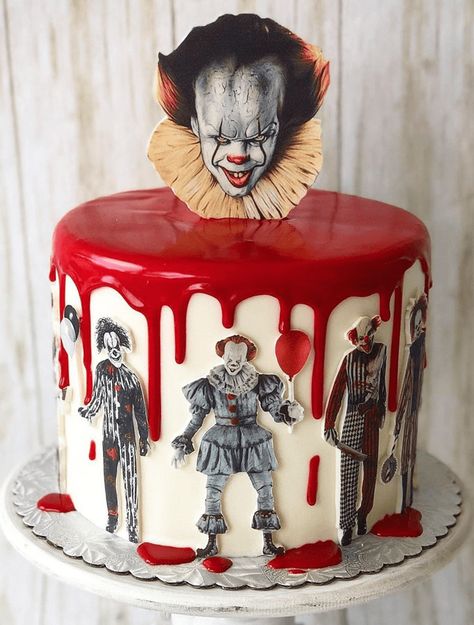 Pennywise Cake, Horror Cake, Pasteles Halloween, Scary Cakes, Clown Cake, It Cake, Movie Cakes, Cake Designs Images, Zucchini Cake