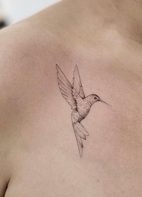 100 Beautiful Hummingbird Tattoos And Meaning - The Trend Scout |   couple tattoos on chest Pixie Tattoo, Hummingbird Tattoos, Small Hummingbird Tattoo, Vogel Tattoo, Mom Tattoo Designs, Inspiration Tattoo, Latest Tattoos, Shoulder Tattoos For Women, Hummingbird Tattoo