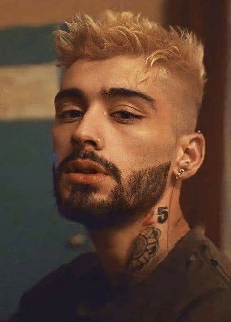 Zayn Malik Photoshoot, Zany Malik, Zayn Malik Hairstyle, Zayn Malik Style, Gambar One Direction, Zayn Malik Photos, Zayn Malik Pics, Zayn Malik, Hair And Beard Styles