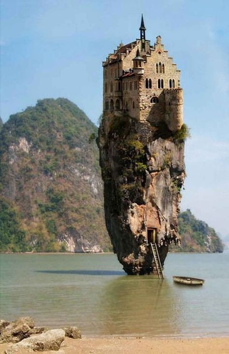 Castle House Island, Unusual Buildings, Amazing Places On Earth, Castle House, Halong Bay, Fotografi Alam Semula Jadi, Beautiful Castles, A Castle, Pinterest Photos