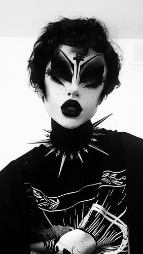 Goth Drag, Goth Eye Makeup, Drag Make-up, Drag Queen Makeup, Make Up Ideas, Alt Makeup, Graphic Makeup, Drag Makeup, Swag Makeup