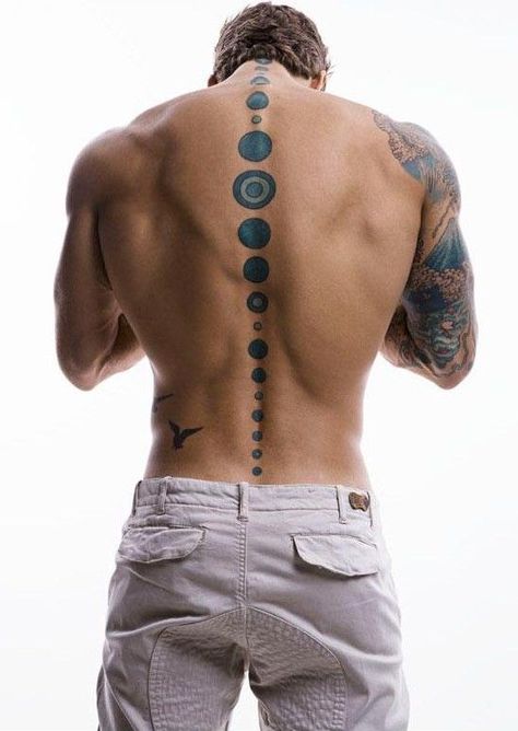 back-tattoo-50 Circle Tattoo Design, Parker Hurley, Tattoo Line Art, Tattoo Quotes For Men, Cool Back Tattoos, Circle Tattoo, Back Tattoos For Guys, 남자 몸, Spine Tattoo