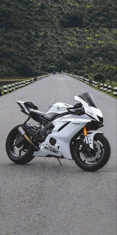 R6 Wallpaper, White Bike, White Motorcycle, Image Moto, Motorcross Bike, Bike Aesthetic, Custom Sport Bikes, Mobil Drift, Motorcycle Aesthetic