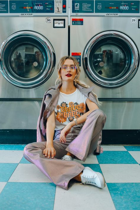 laundromat is a great locale for a photoshoot to talk about the environment impact of how we care for our clothes Mode Swag, Metallic Pants, Retro Photography, Shotting Photo, 사진 촬영 포즈, Fotografi Editorial, Photographie Inspo, Outfit Plan, Paris Mode