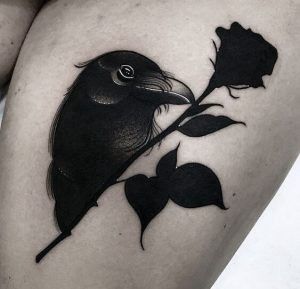 Raven Sketches, Gotik Tattoo, Black Bird Tattoo, Black Tattoo Cover Up, Lady Bug Tattoo, Crow Tattoo, Inspiration Tattoos, Raven Tattoo, Diy Tattoo