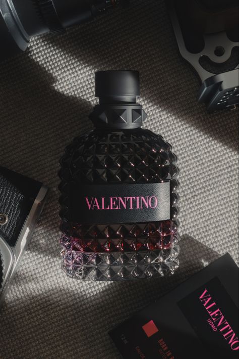 Amazing Date and Winter fragrance Mens Fragrance Photography, Valentino Born In Roma Intense, Cologne Aesthetic, Born In Roma Intense, Valentino Born In Roma, Valentino Perfume, Boxer Aesthetic, Winter Perfume, Born In Roma