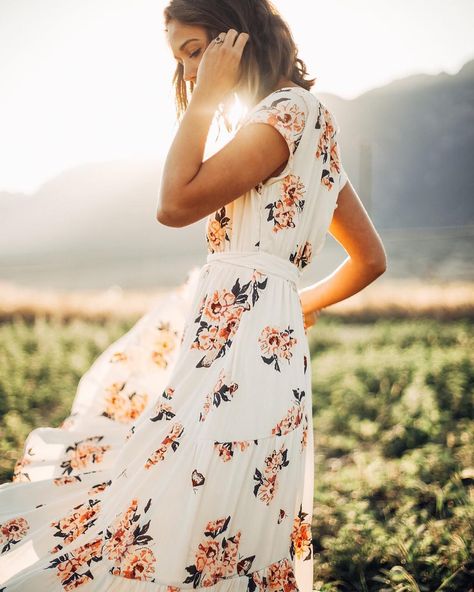 @piperandscoot Floral Dresses For Women, Boho Floral Maxi Dress, Combo Dress, Flowy Maxi Dress, White Floral Dress, Boho Maxi, Dress Boho, Floral Dresses, Boho Maxi Dress