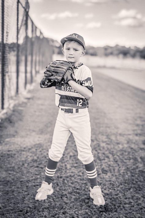 Kid Baseball Photoshoot, Boys Tball Pictures Photo Ideas, Tee Ball Pictures Photo Ideas, Youth Baseball Pictures Poses, Youth Softball Pictures, Baseball Photoshoot Ideas Kids, Baseball Photography Poses, Baseball Pictures Poses For Kids, T Ball Pictures Photo Ideas