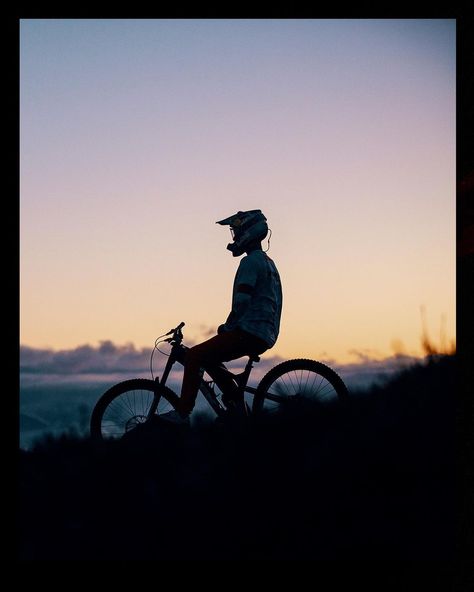 Bike Profile Picture, Mountain Bike Photoshoot, Mtb Aesthetic, Bike Riding Photography, Mountain Biking Photography, Mountain Bike Art, Best Motorbike, Riding Bikes, Cycling Photography