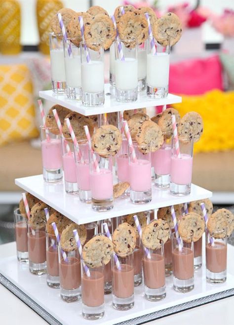 A milk & cookies bar is a great wedding reception idea or even for a kid's birthday party. Food Bars, Sweets Table, Spa Birthday, Catering Ideas, Party Deco, Ballerina Birthday, Kids Party Food, Festa Party, Milk Cookies