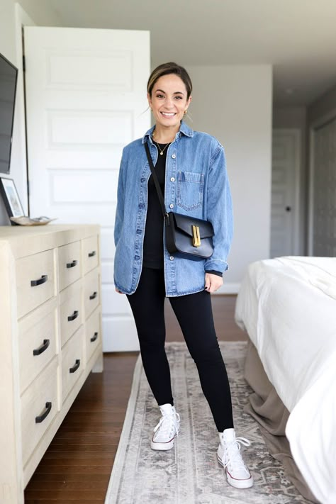 Five ways to wear leggings via pumps and push-ups blog | leggings outfits | petite style | petite fashion | casual outfits Looks Camisa Jeans, Outfits Leggins, Denim Shirt Outfit, Look Legging, Oversized Denim Shirt, Camisa Jeans, Outfits With Converse, Mode Casual, Push Ups