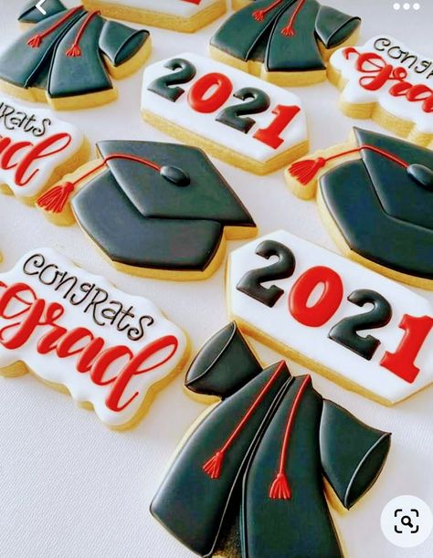 Graduation Sugar Cookies, Grad Cookies, Grad 2023, Royal Cookies, Graduation Party Desserts, Cupcake Business, Cookie Corner, Gourmet Bbq, Graduation Cupcakes