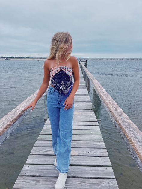 Boat Dock Pictures, Beach Dock Pictures, Dock Poses, Dock Pictures Instagram, Dock Pictures, Cod Aesthetic, Cape Cod Aesthetic, Dock Photos, Insta Poses