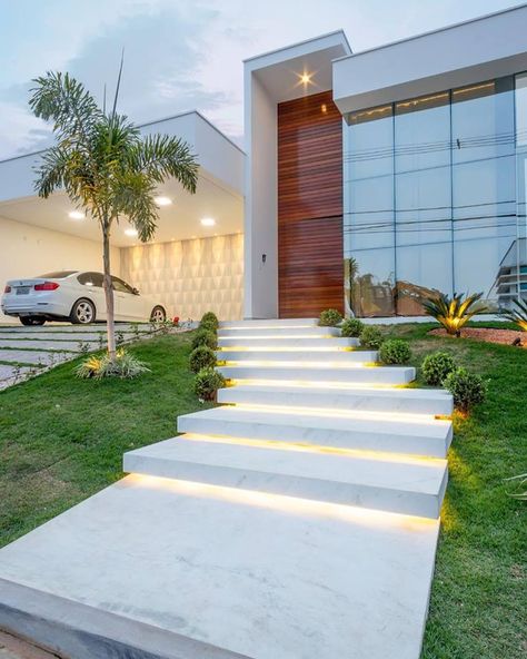 marble-stairs-lights-rock-landscaping-ideas-patch-grass-small-bushes-tree درج السلم, Marble Stairs, Exterior Stairs, Modern Front Door, التصميم الخارجي للمنزل, Front Door Design, Modern Architecture House, Front Yard Landscaping Design, Dream House Exterior