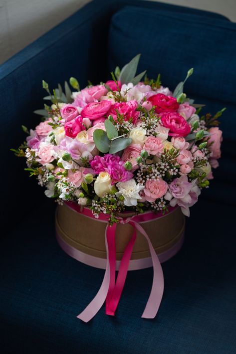 Birthday Bouquet Flowers, Flowers Box Gift, Birthday Flowers Arrangements, Pink Flower Arrangements, Bloom Box, Beautiful Flowers Photography, Aesthetic Garden, Flower Arrangements Simple, Flowers Bouquet Gift