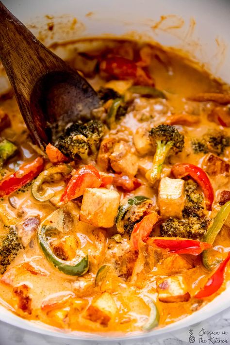 Red Curry Tofu, Vegan Thai Red Curry, Curry With Tofu, Thai Red Curry Recipe, Recipe Tofu, Red Curry Recipe, Thai Curry Recipes, Green Curry Recipes, Chickpea Coconut Curry