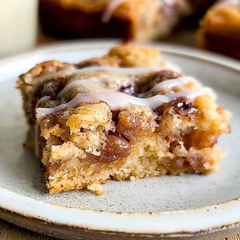 Cinnamon Apple Cake Cinnamon Apple Cake, Baking Together, Family Baking, Cinnamon Cake, Warm Cake, Cinnamon Apple, Easy Cinnamon, Dessert Salads, Apple Desserts