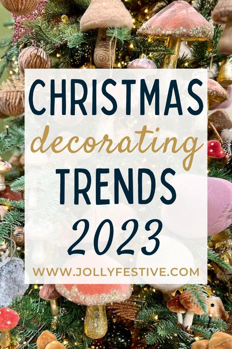 🎄 Ready for the most fabulous Christmas decorating trends of 2023? Explore the hottest holiday décor ideas this year that'll transform your home into a winter wonderland! From the latest Christmas color trends to what to hang on your Christmas tree in 2023, we've got it all. Christmas Tree Colour Scheme, Christmas Decor Trends, Christmas Tree Decorating Themes, Black Christmas Trees, Traditional Christmas Tree, Unique Christmas Trees, Red Christmas Tree, Christmas Color, Fabulous Christmas