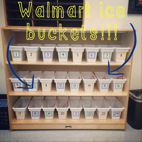 Walmart ice buckets turned into student independent book bins!!!! Only $1.88 each! Classroom Library Organization, Student Storage, Stars Classroom, Book Bins, Library Organization, Class Organization, Classroom Storage, Classroom Organisation, 2nd Grade Classroom