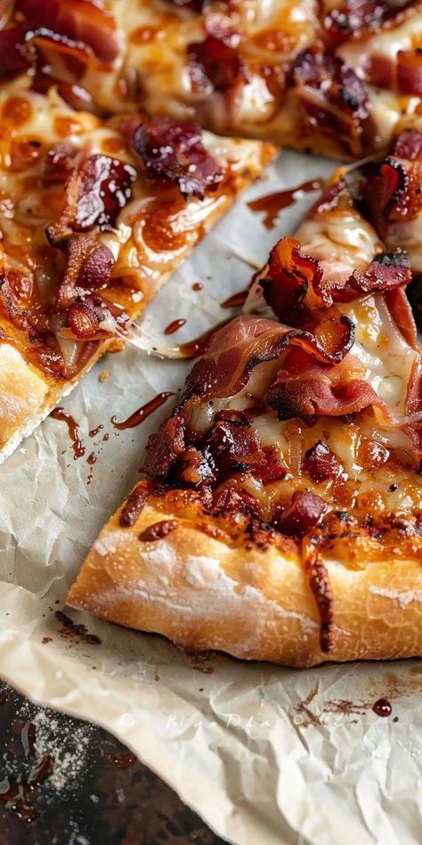 Guys Night Food, Meals With Bacon, Pizza Toppings Ideas, Pizza Topping Ideas, Homemade Pizza Night, Bacon Pizza, Bacon Fries, Bar Food, Pizza Recipes Homemade