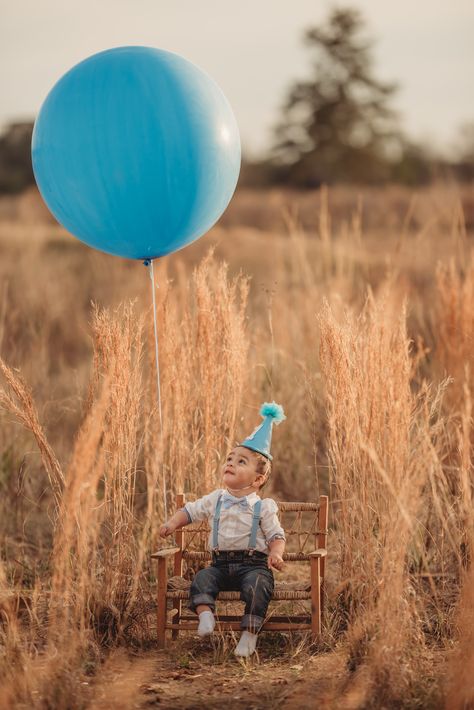 Diy 1st Birthday Photo Shoot Outdoors, Outside 1st Birthday Pictures, 1st Birthday Photography, One Year Baby Boy Photoshoot, First Birthday Boy Photoshoot Outdoor, 1 Year Pictures Boy, 1st Birthday Photoshoot Boy Indoor, 1st Birthday Outdoor Photoshoot, One Year Boy Photoshoot