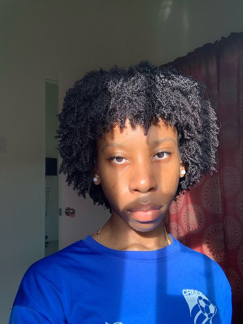 Wash N Go Short Natural Hair, Black Hair 90s, Coiling Natural Hair, Hair 90s, Goddess Hair, Short Natural Hair, Wash N Go, Goddess Hairstyles, Dark Skin Beauty